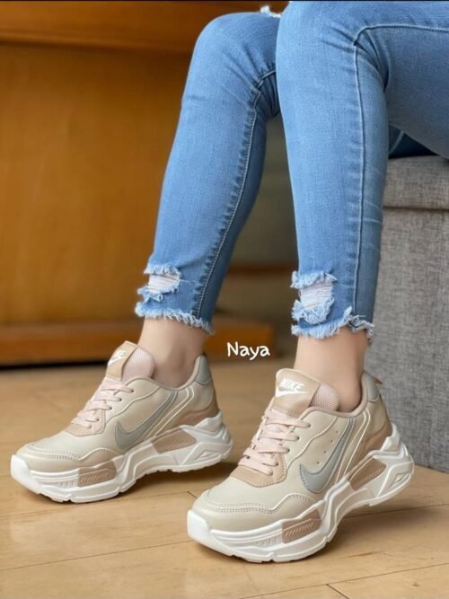 B06 NIKE BEIGE
